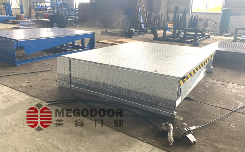 無錫固定式液壓裝卸貨平臺(tái)插圖1 無錫固定式液壓裝卸貨平臺(tái)插圖1